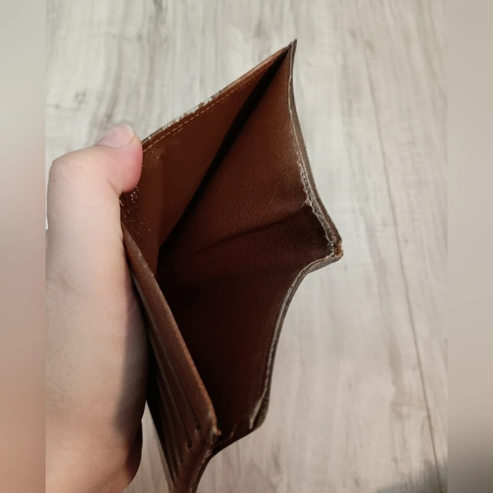 Louis Vuitton Monogram Bi Fold Wallet  Authentic Unisex - Picture 6 of 8